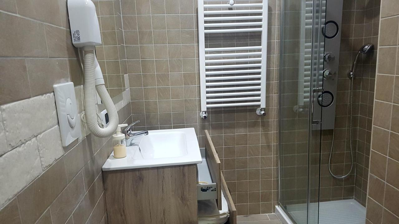 Metro Duomo B&B Napoli Ngoại thất bức ảnh